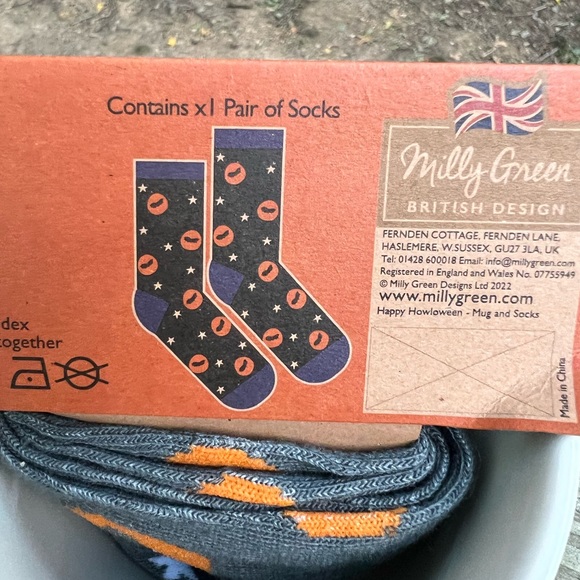NWT MILLY GREEN British Design Witchy Paws Ceramic Mug with socks - Picture 6 of 7